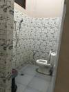 Bathroom & toilet Room 2 B